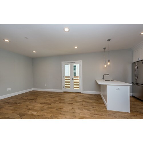 Building Photo - 265 Sumner St