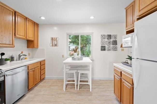 Building Photo - 1813 Beech St