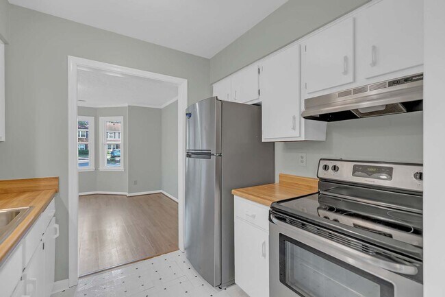 Building Photo - 119 Barfleur Pl
