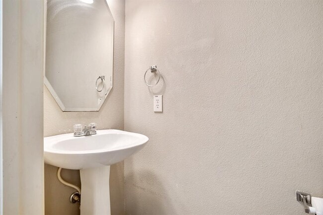 Building Photo - 22010 Shortfin Mako Ct