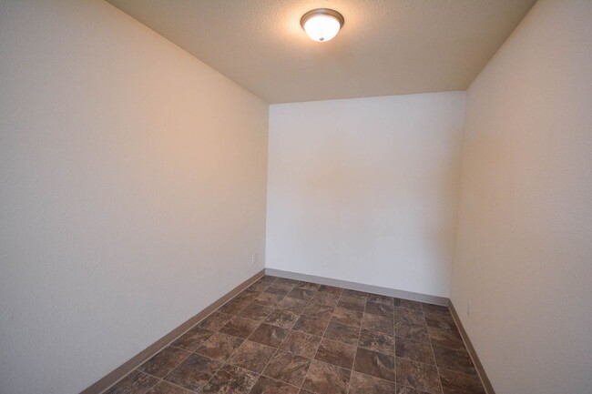 Building Photo - Andover Park
