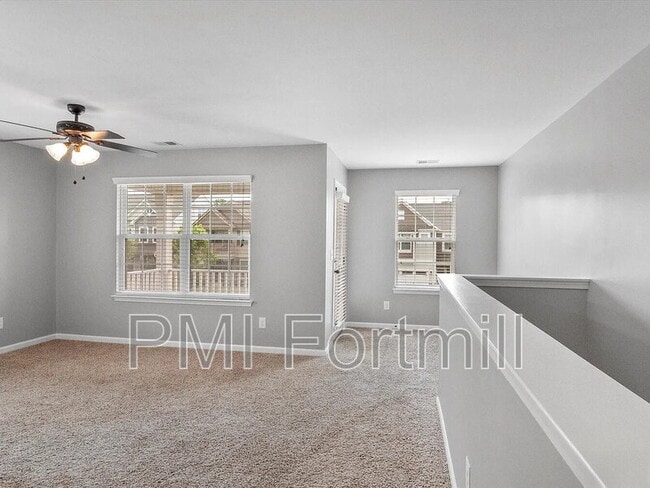 Building Photo - 5045 Fenwick Ct