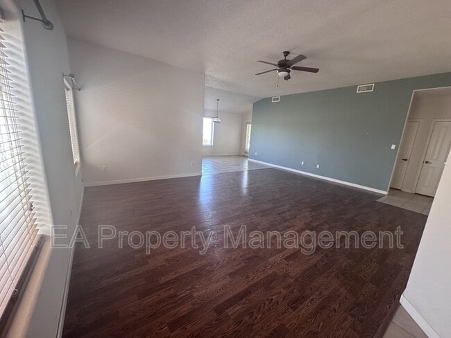 Building Photo - 10604 Calle Merida NW