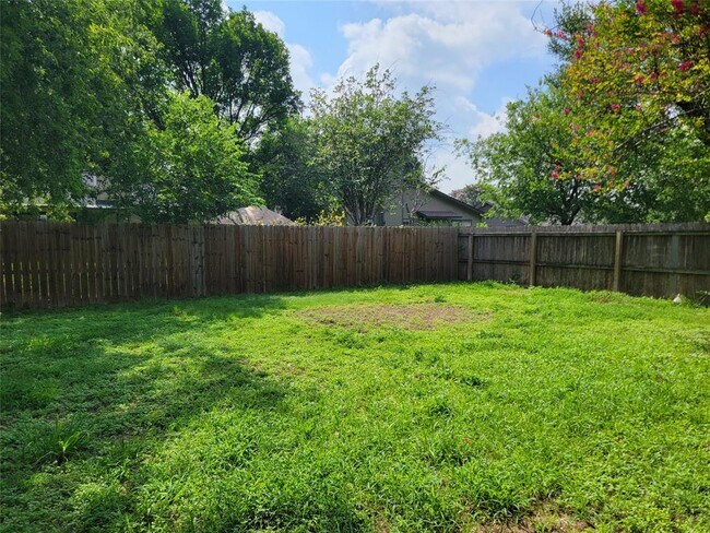 Building Photo - 1703 Provident Ln