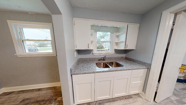 Primary Photo - 1619 Bluegrass Ave