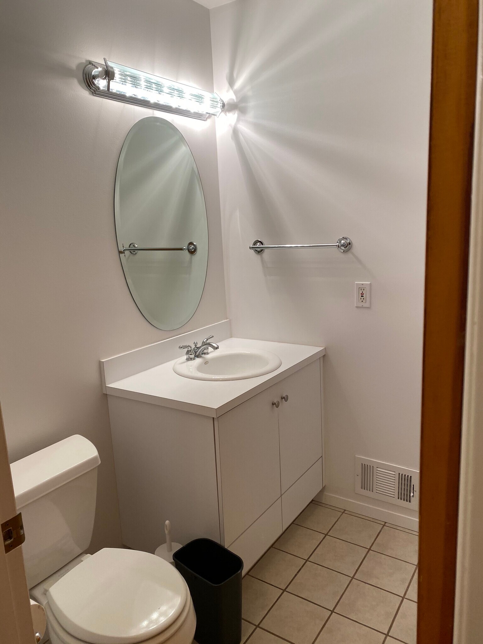 Main Bath - 50 Morgan Rd