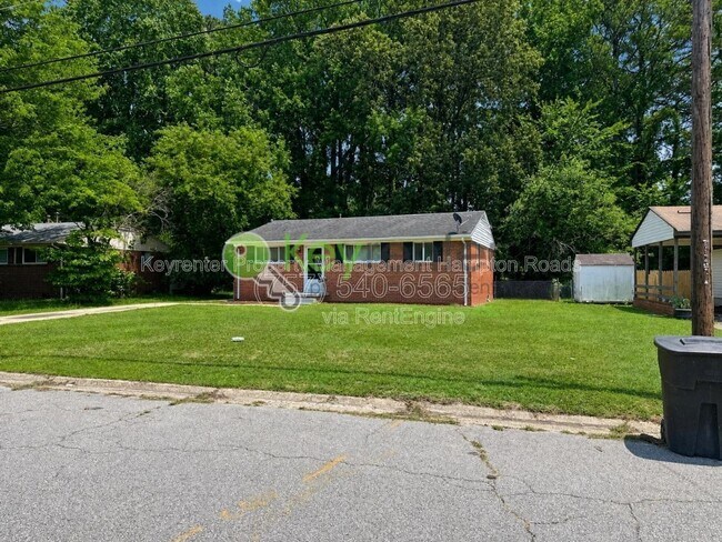 Building Photo - 543 McLean St