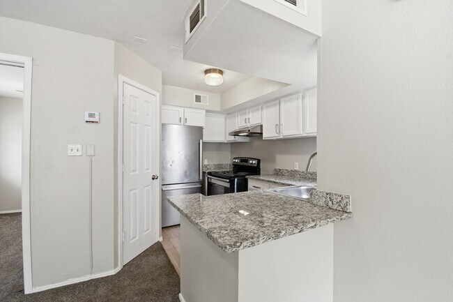Building Photo - 1802 E 66th Pl