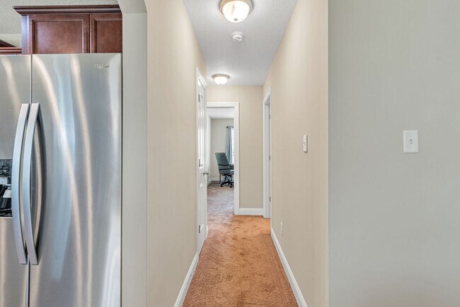 Building Photo - 293 Crossroads Store Dr