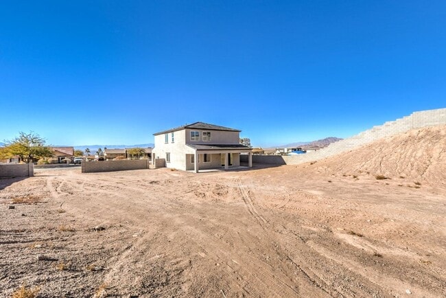 Building Photo - Almost a FULL ACRE - Immediate Move In - Bring Your Horses, Animals, Toys or ?!?