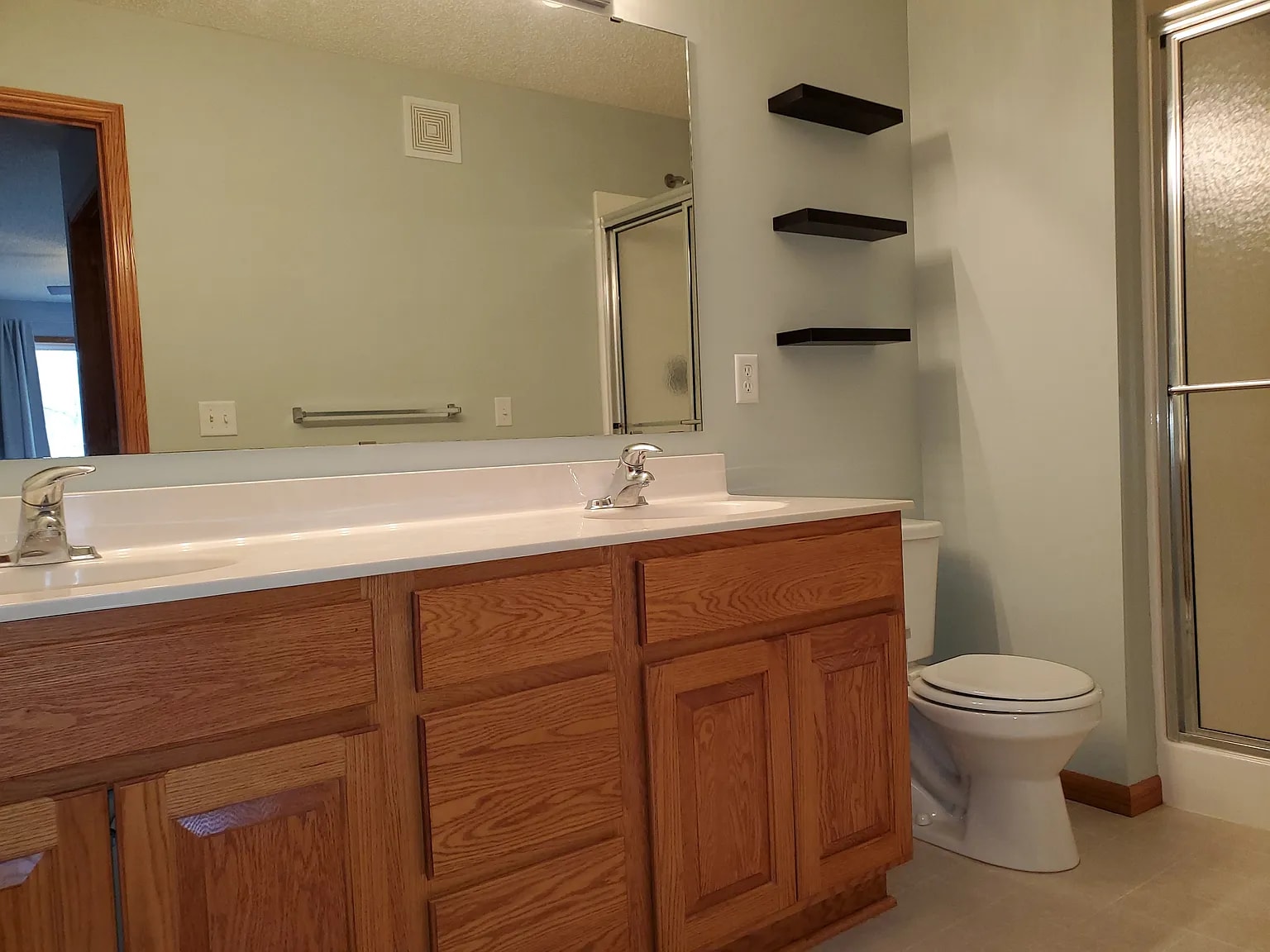 Master Bathroom - 820 Matthew Drive