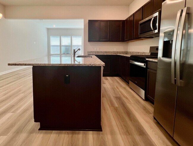 Building Photo - 4008 Flatiron Dr