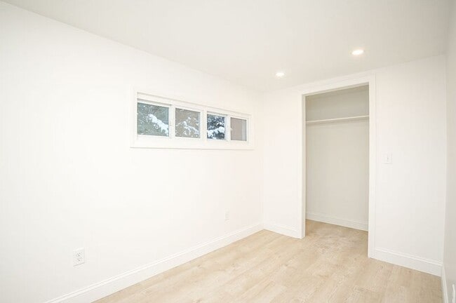 Building Photo - 2403 Westfield St