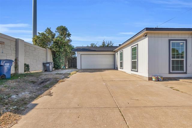 Building Photo - 12904 Rosser Rd