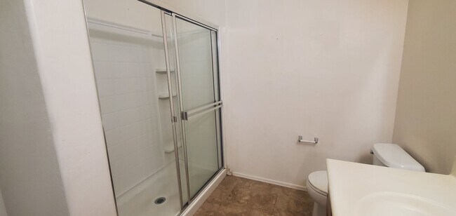 Building Photo - Stunning Condo with Attached Garage