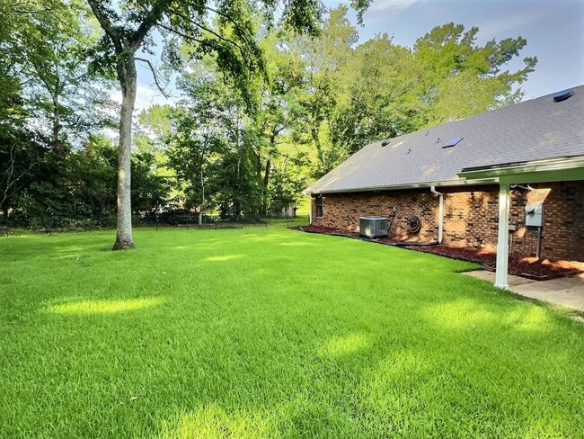 Building Photo - Spacious 4 bedroom home in Ocean Springs!