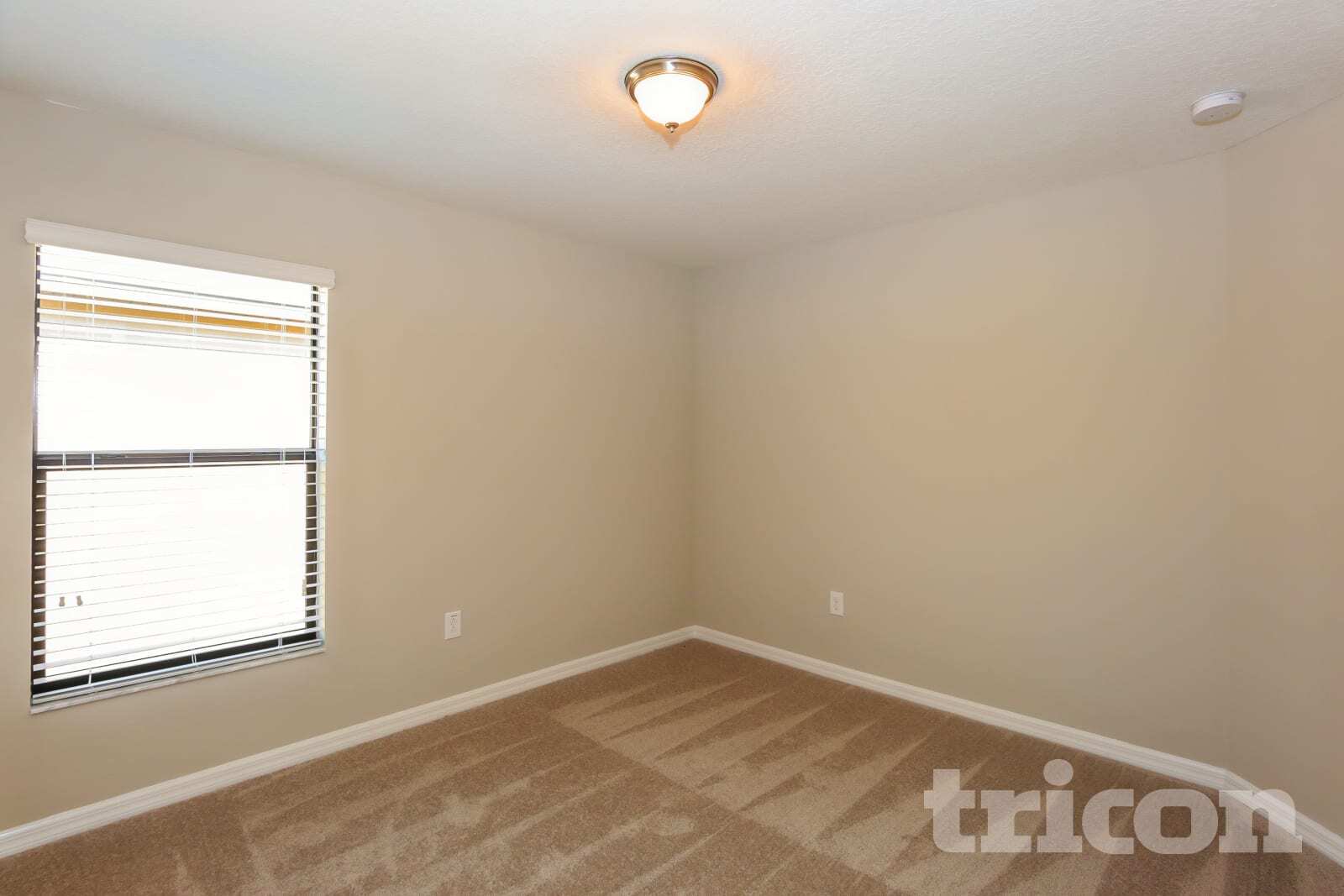 Building Photo - 9654 Sage Creek Dr