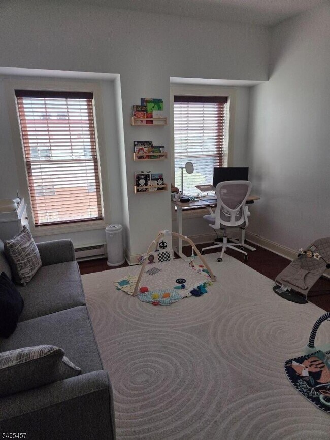 Building Photo - 48 S Park St