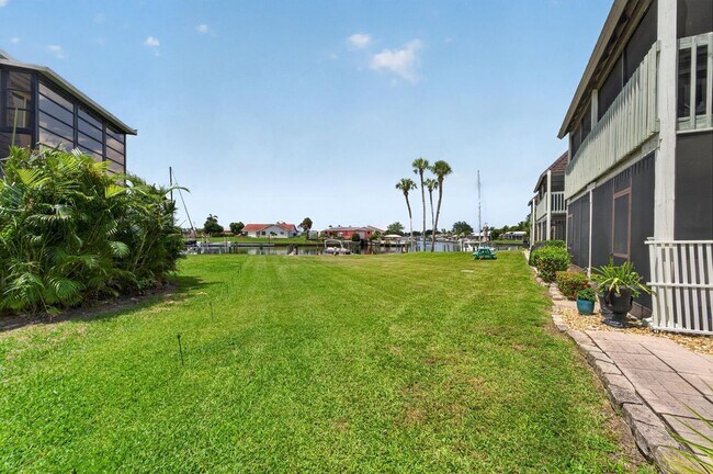 Building Photo - 1028 Apollo Beach Blvd