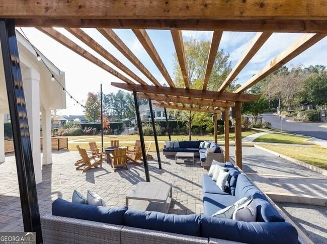 Building Photo - 3500 Windcliff Dr SE