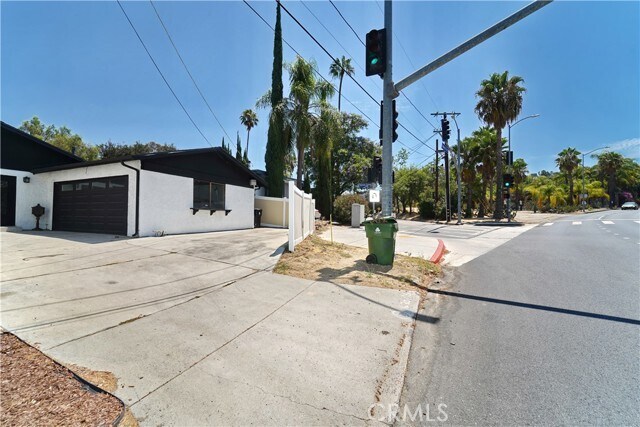 Building Photo - 4700 Topanga Canyon Blvd