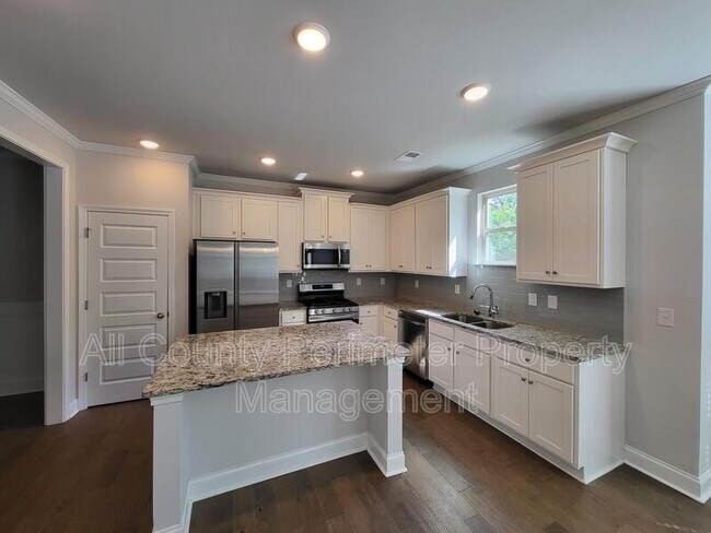 Building Photo - 5690 Deer Trail Ct