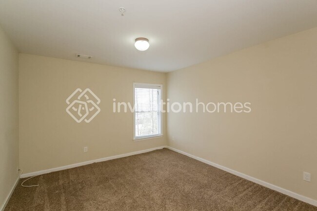 Building Photo - 6134 Foxcroft Ct