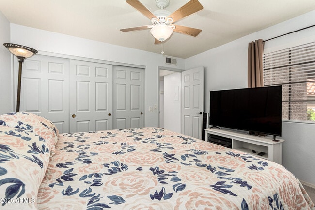 Building Photo - 8700 E Mountain View Rd