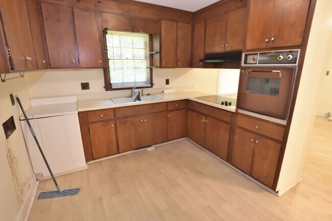Building Photo - 625 Powell Dr