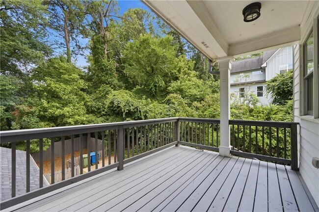 Building Photo - 254 Lamon Ave SE