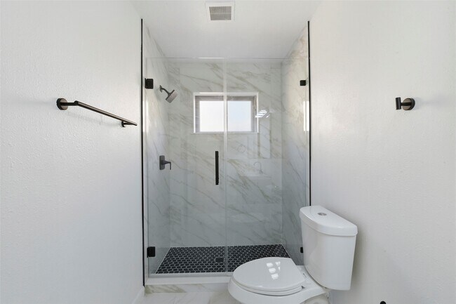 Building Photo - 16318 Cypress Point Dr