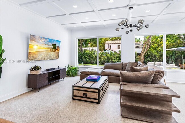 Building Photo - 6145 La Gorce Dr