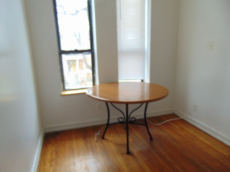 Building Photo - 5418 S Aberdeen St