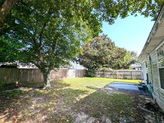 Building Photo - 431 Sandy Ridge Cir