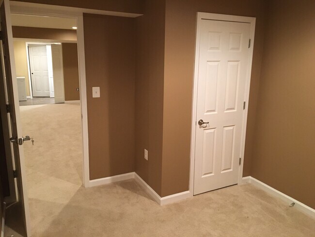Building Photo - 42234 Oasis Ct