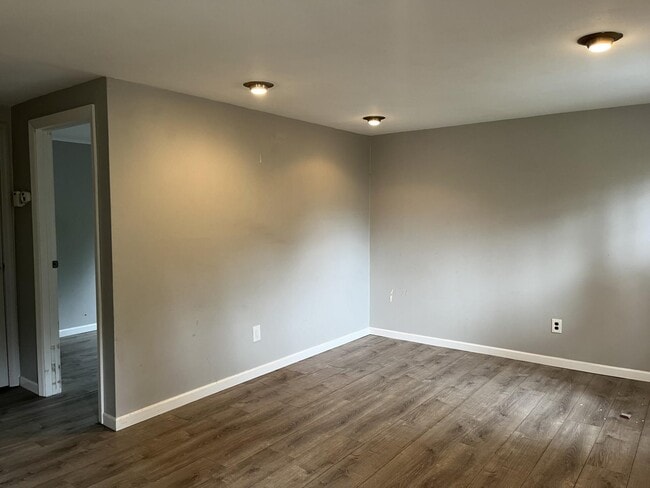 Building Photo - 212 Bellerose Ave