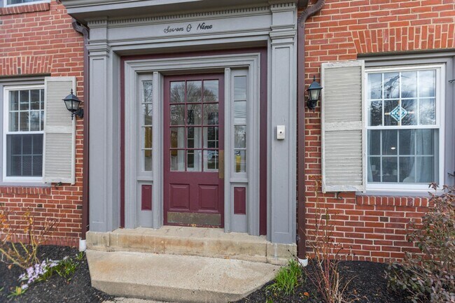 Building Photo - 709 Central Ave