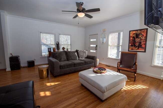 Building Photo - 2019 Pryor Rd SW