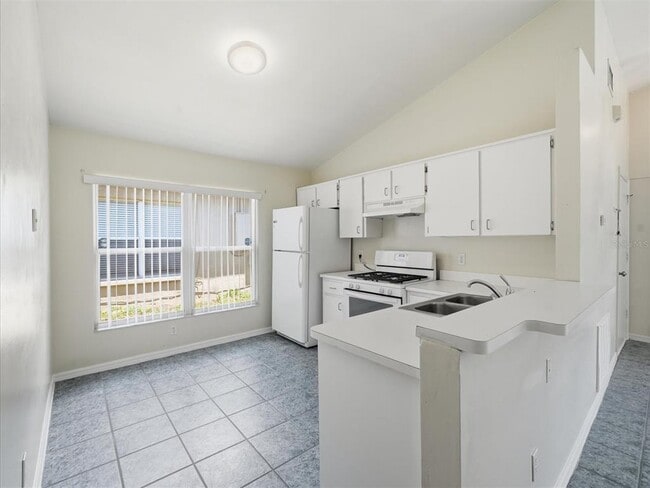 Building Photo - 2480 Sagemont Dr