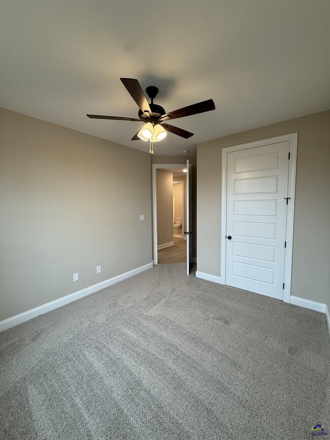 Building Photo - 414 Colt Ct