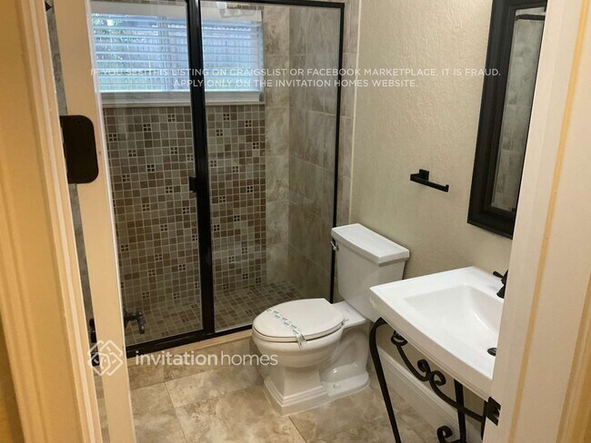 Building Photo - 400 Veracliff Ct