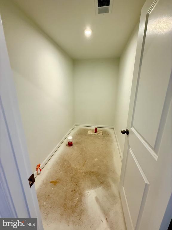 Building Photo - 79 Abigail St