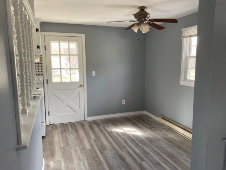 Building Photo - 37 S Grove St