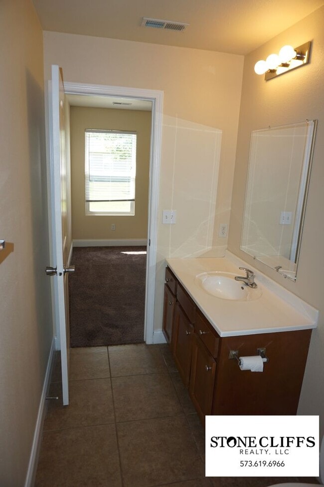 Building Photo - 310 Rylee Cir