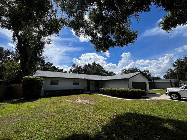 Building Photo - 1606 Overlake Ave