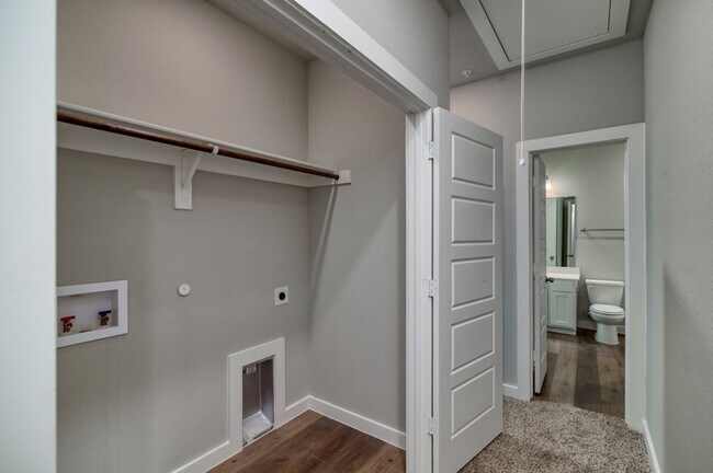 Building Photo - GORGEOUS 2 BEDROOM FOUR PLEX LOCATED IN MI...