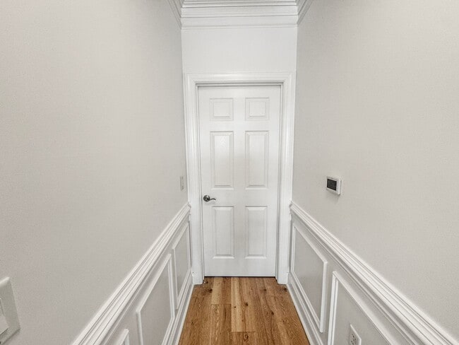 Building Photo - Fully Furnished Waterfront Elegance on Mai...