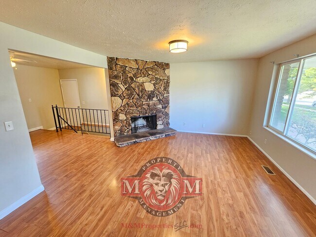 Building Photo - 7067 Bello Ave