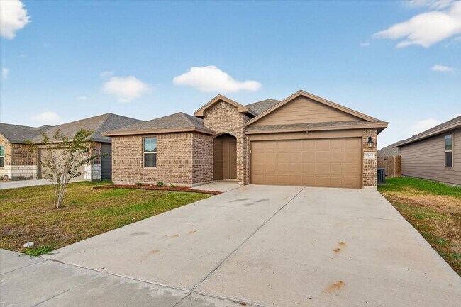 Building Photo - 3909 Shiva Dr