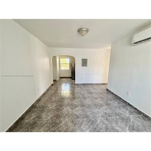 Building Photo - 11 Sidonia Ave